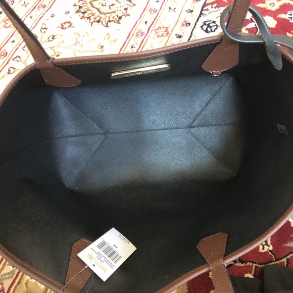 Michael Kors Candy Large Reversible Tote+Wristlet - Picture 7 of 8